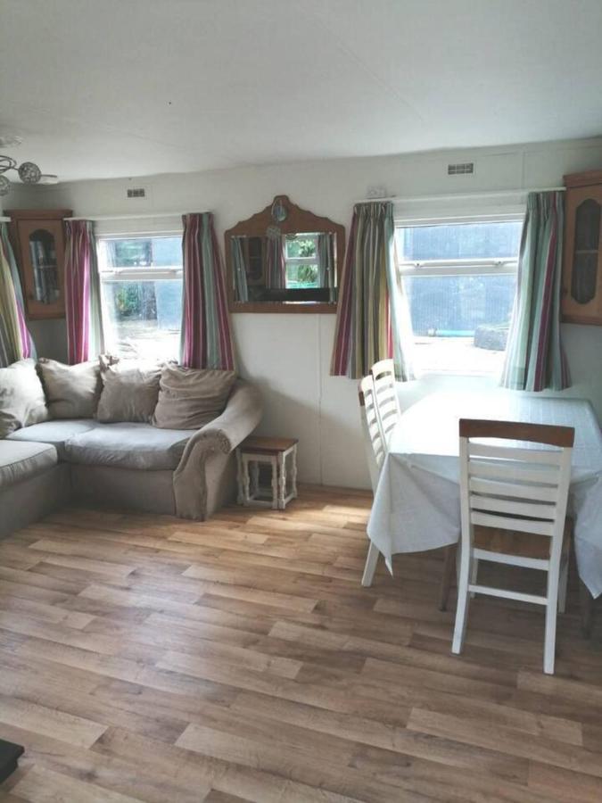 Midden Manor Country Stay On A Working Dairy Farm Ballymena Zewnętrze zdjęcie